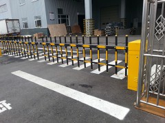 栅栏道闸图1