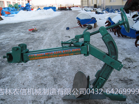 1LSW-135型水旱田两用犁图2