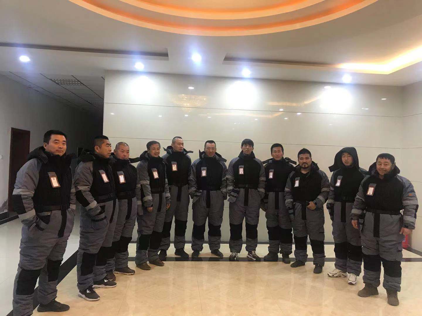 连体防寒服图3